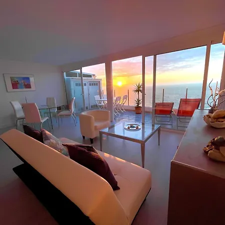 Exclusive Ocean Views דירה *