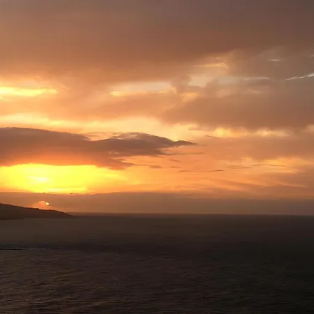 Exclusive Ocean Views דירה *